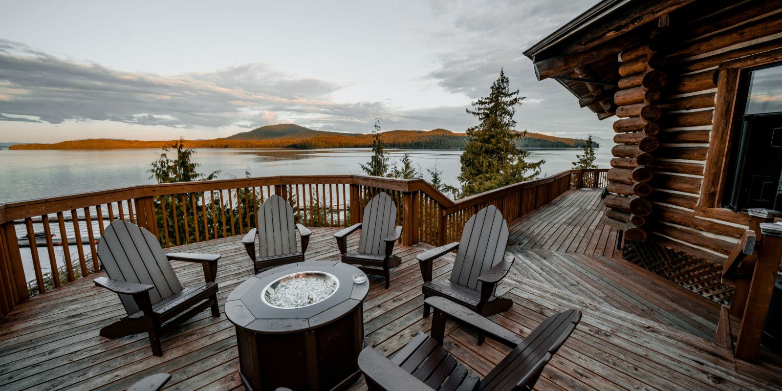 Salmon Falls Resort